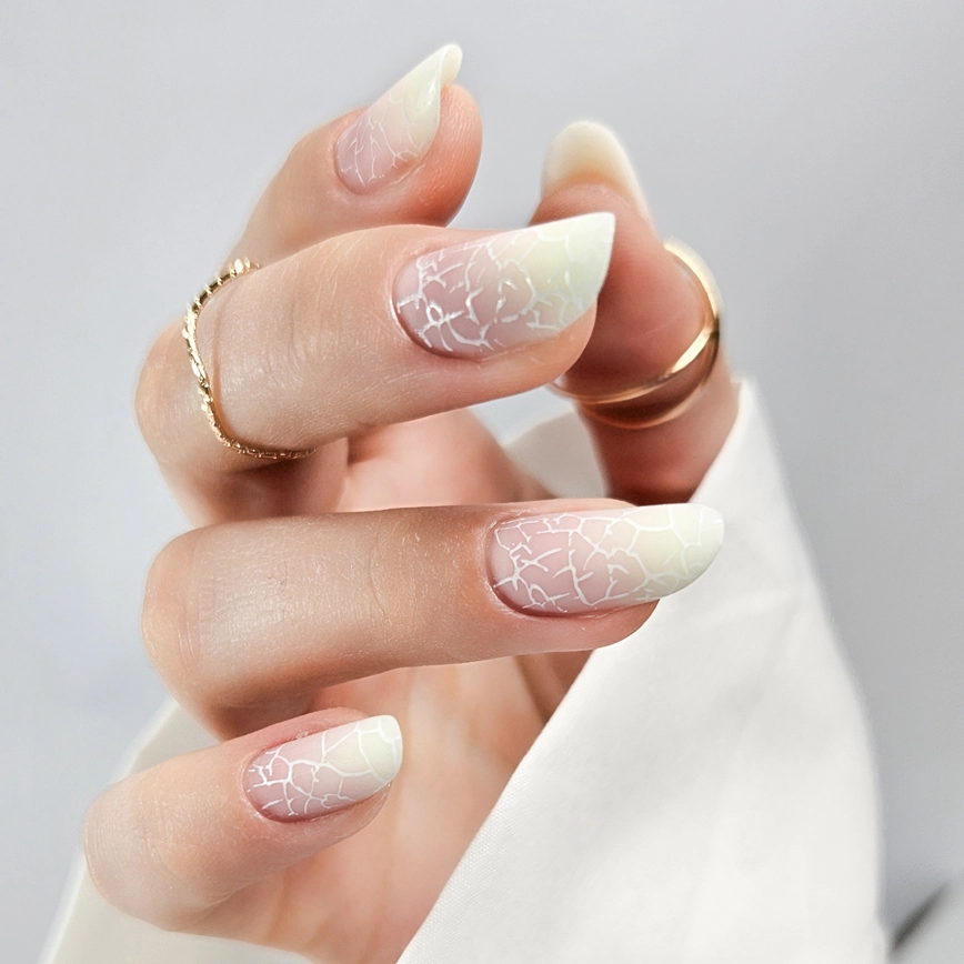Ultradnne Gelngel mit 4 Wochen Halt: Design by Sissi Nails